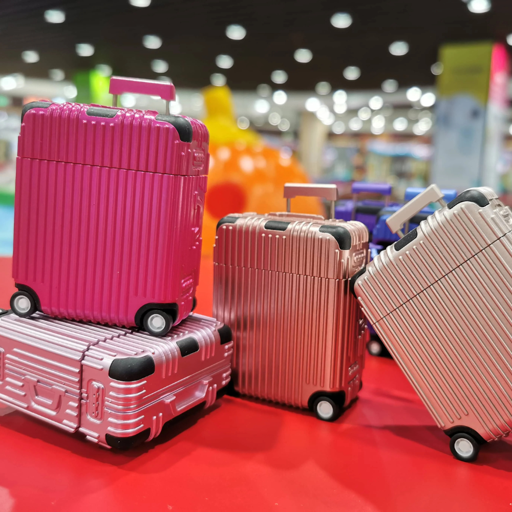 Eluo Luggage Style Shockproof AirPods Case